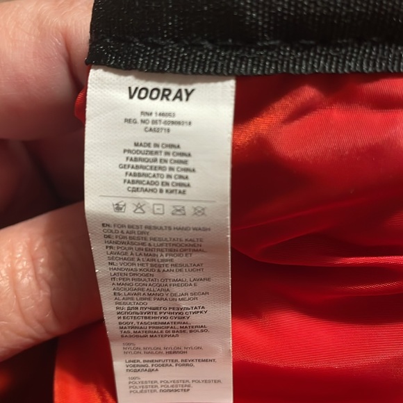 Zyia active quilted drawstring backpack.  Very good condition - Picture 5 of 6